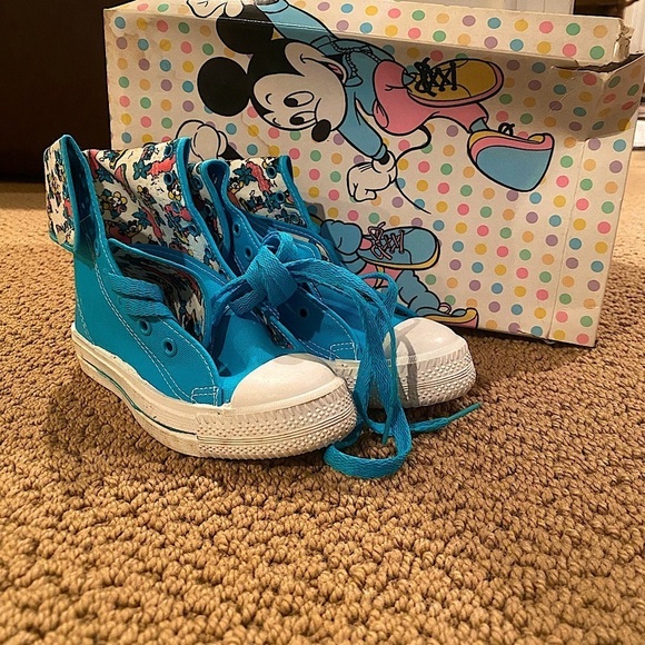 💥Mickey & Minnie Mouse Turquoise Blue Inner Floral Lace Converse Shoes - Picture 1 of 7